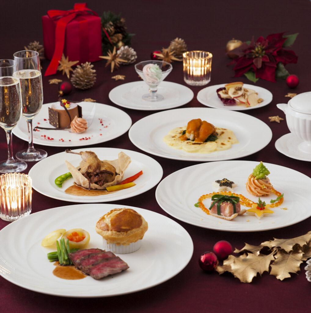 複数皿の写真。フランス料理のクリスマスディナーコース。